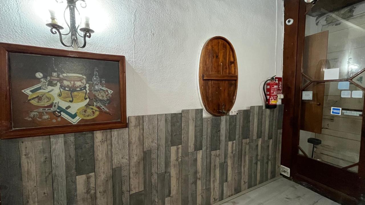 Hostal La Premsa Ареньс-де-Мар Экстерьер фото