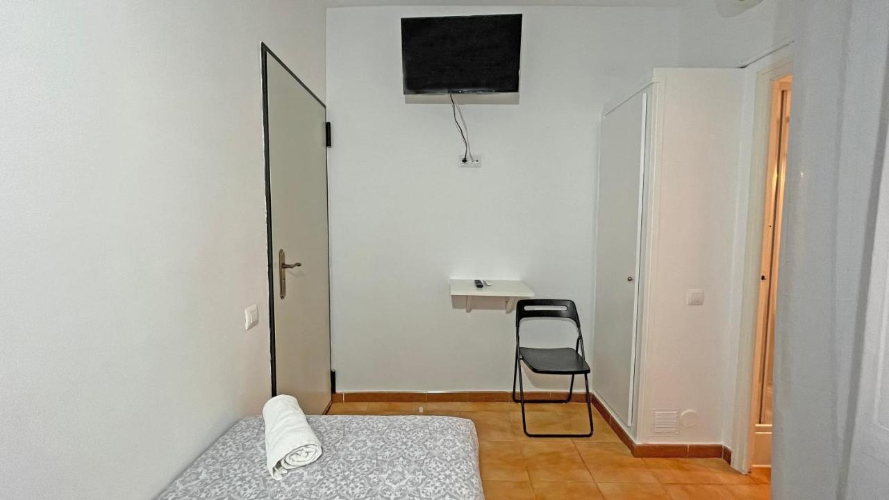 Hostal La Premsa Ареньс-де-Мар Экстерьер фото