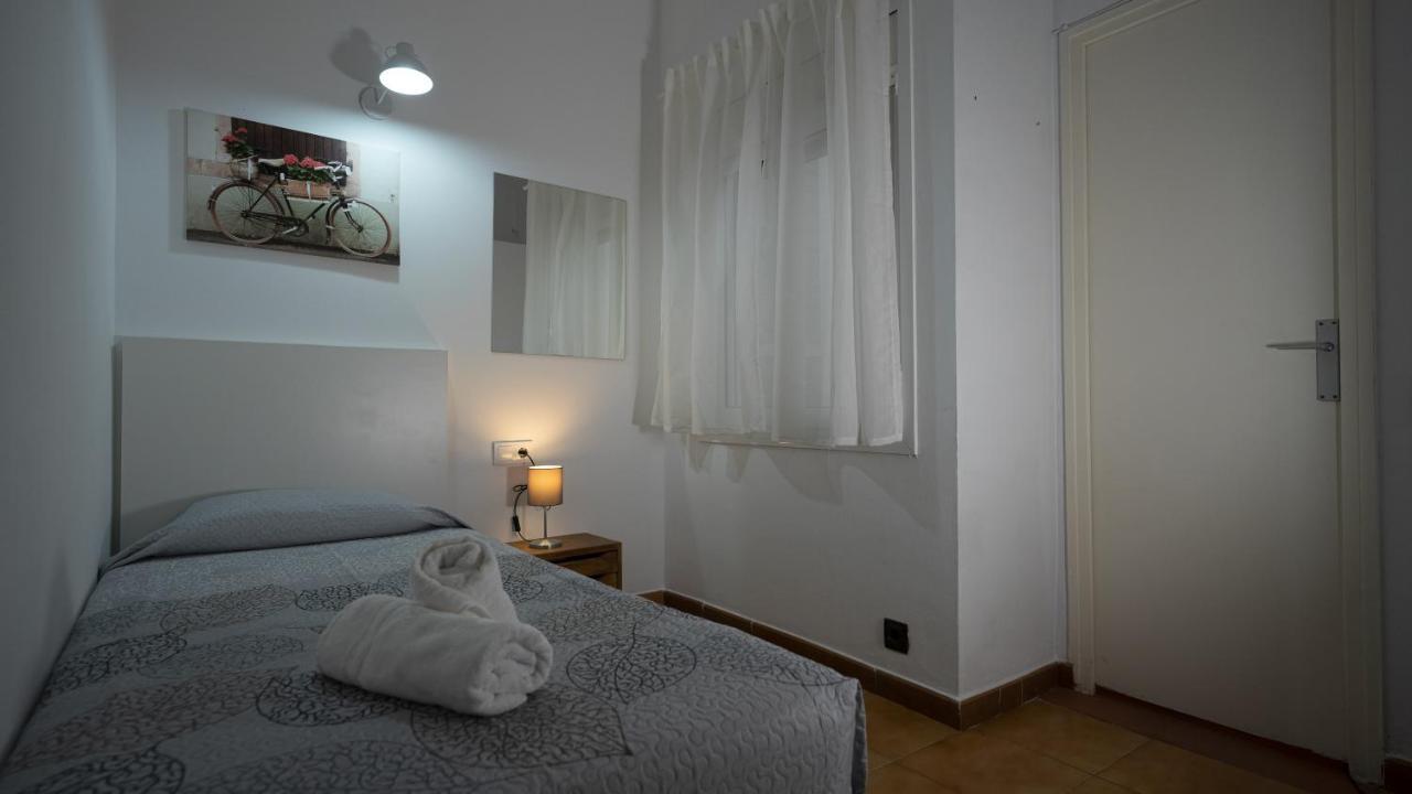 Hostal La Premsa Ареньс-де-Мар Экстерьер фото